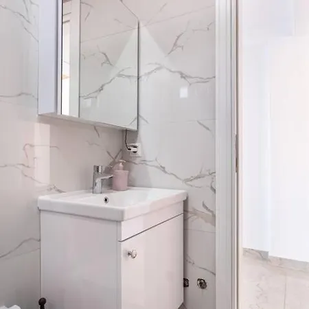 アパート Ay Isigi カシュ